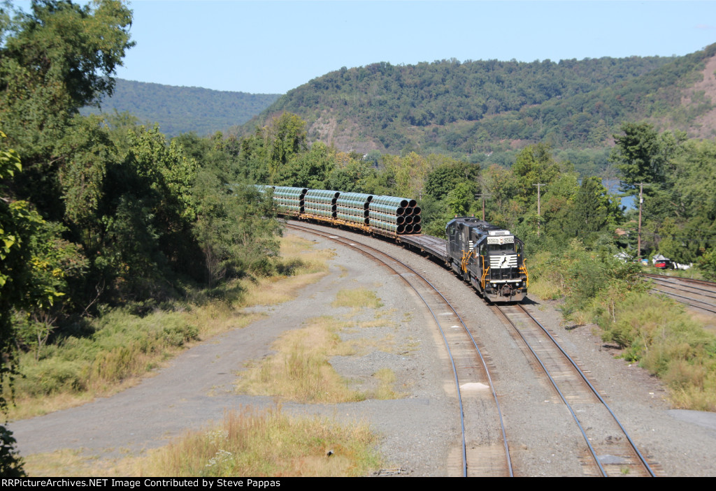 NS 3060 and 744 pulling into Enola yard